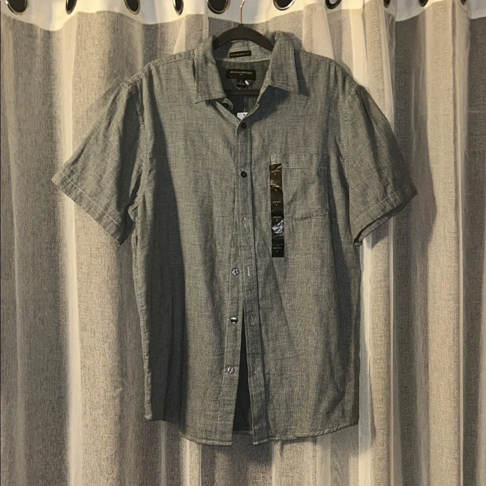 NWTS Banana Republic Men's Short-Sleeve Button-Down Fitted Shirt